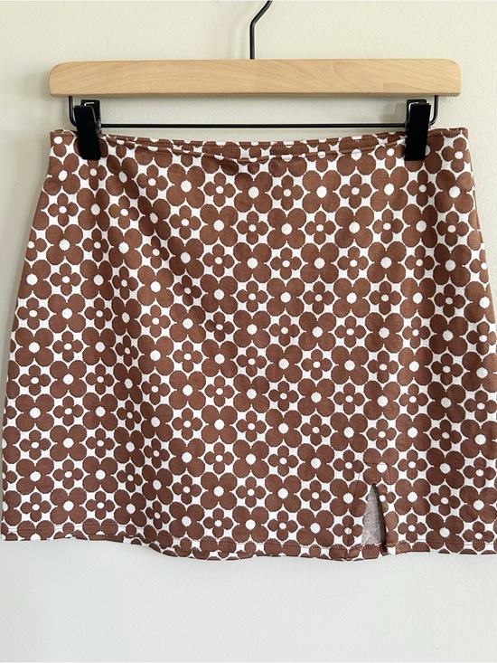 Hollister Dresses & Skirts - Hollister • brown and white floral mini skirt